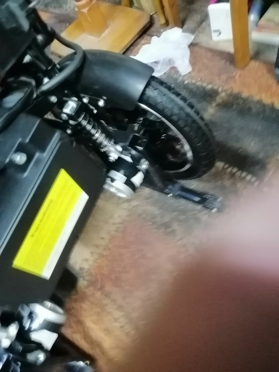 السلام عليكم  كرسي كهربائي شحن جديد غير مستعمل نهائيا مجرد طلعته من الكارتون لغرض الفحص ، مكاني بغداد ، الغزاليه الكرسي يطبك وينحمل بالسياره  *********** ، التفاصيل بالتعليقات
