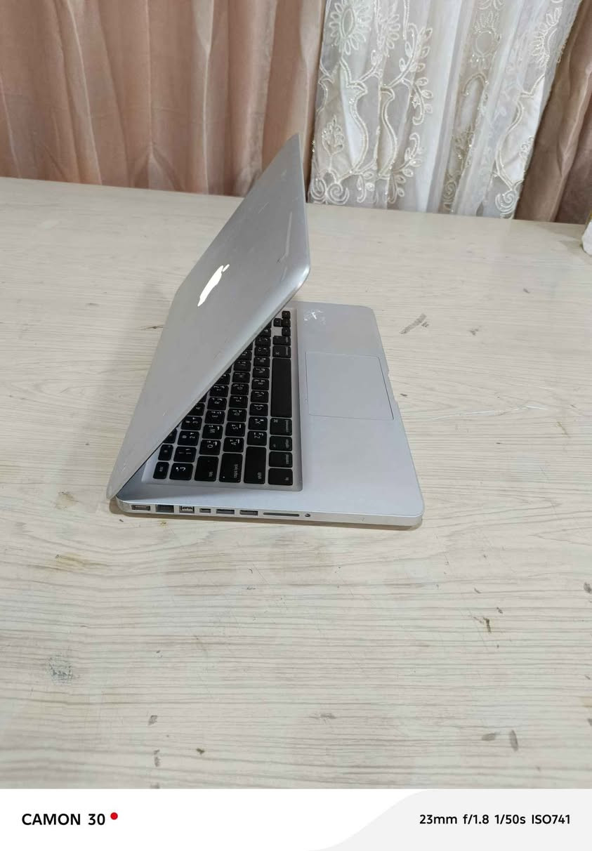 لاب توب ماركة ابل ماك بوك برو حجم ١٣.٣
معالج كور٢ديو رام٢ هارد٣٢٠
واي فاي usb سماعات سيدي روم شفط كيبورد عربي انكليزي بلادي بطارية تطول ساعة ونص مع شاحن اصلي وندوز ١١  مفعل مع كافة التعاريف 
للبيع ب ٧٥ الف
 متواجد واتساب //
***********
بغداد راشدية منطقة القدس... 
((لايوجد خدمة توصيل )) الفارس, صلاح الدين
