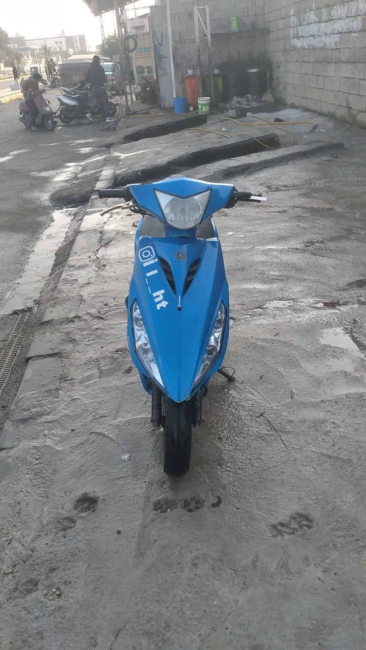 للبيع دراجة ماكس مضلع مكفولة كفالة عامة المكينة ما مفتوح بيهة برغي 
صالنصة FM ستوهة مشدودة 
بيهة تزويد قطرة ويدات تايرات جديد
موديل 2010 
للتواصل 0732235571 المجر الكعبي, ميسان


**إذا كنت صاحب هذا الإعلان وتريد حذفه لأي سبب، رجاءا أرسل رسالة إلى الدعم الفني**