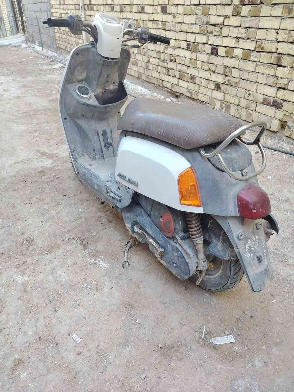 بوليسي 2009 اربع اشهر طالعه من المعرض كلها بلاد نقص كابريته فقط ما متواجد عالفيس ***********
