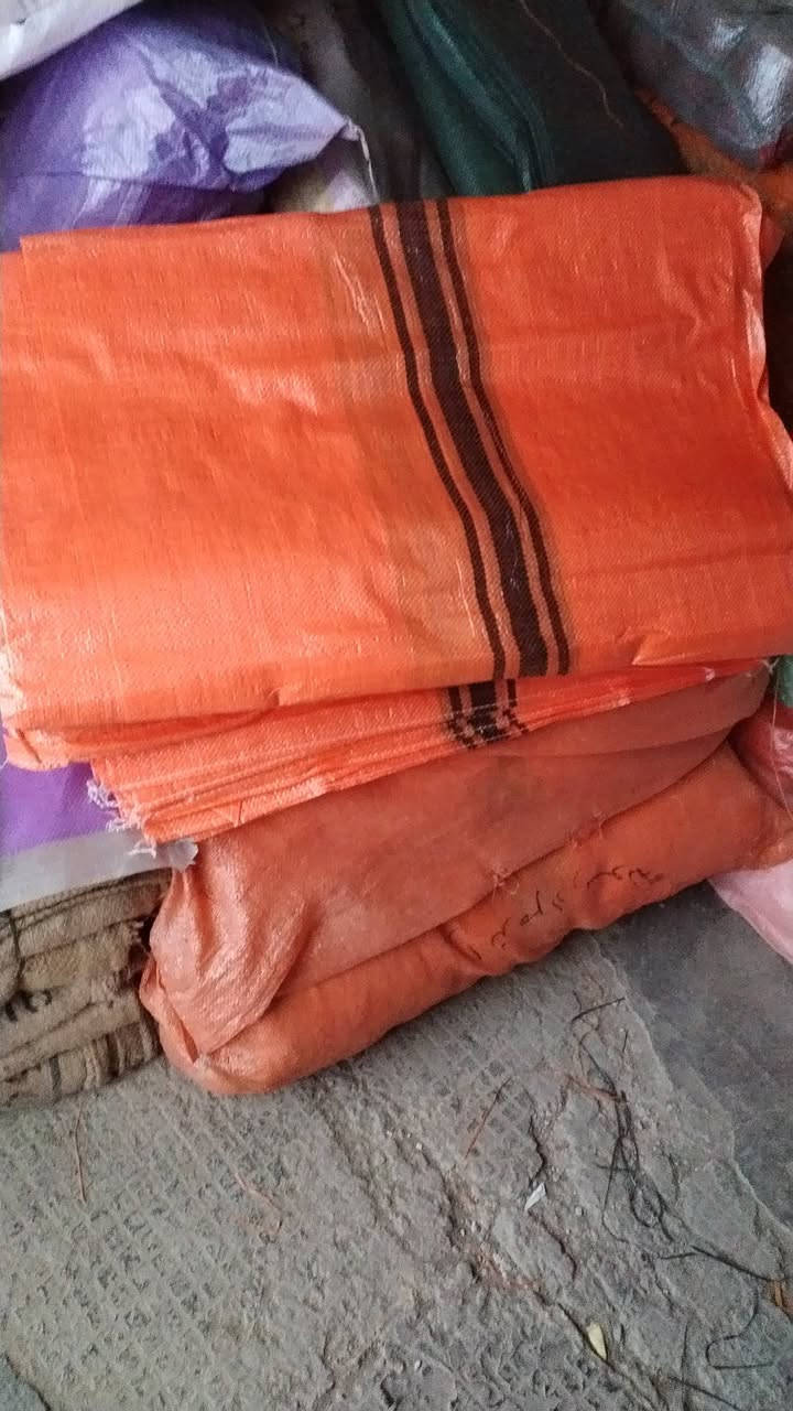 يوجد لدينا كافة انواع الكواني والشلفان والكارتون والاصقة والجنفاص ومكائن الخياطه والمشبك ***********
بغداد الشورجة خلف عمارة الضمان شارع النقليات مجاور كراج حيدر
محلات ولاية علي
