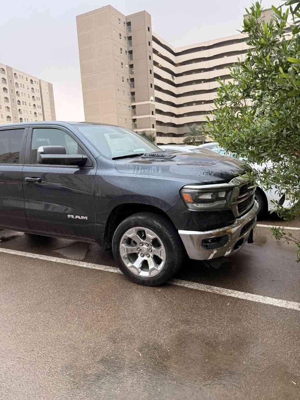 السلام عليكم
للبيع دوج رام 2021 بگ هورن

ماشية 74 الف 

حادثها مرفق بالصور رقمها بغداد 

محرك 8 سلندر باب طويل بدي قصير 

سعر البيع 270 ورقة وبيها مجال 

لمزيد من التفاصيل يرجى الاتصال بالرقم *********** 

مكاني بغداد - مجمع بسماية السكني
