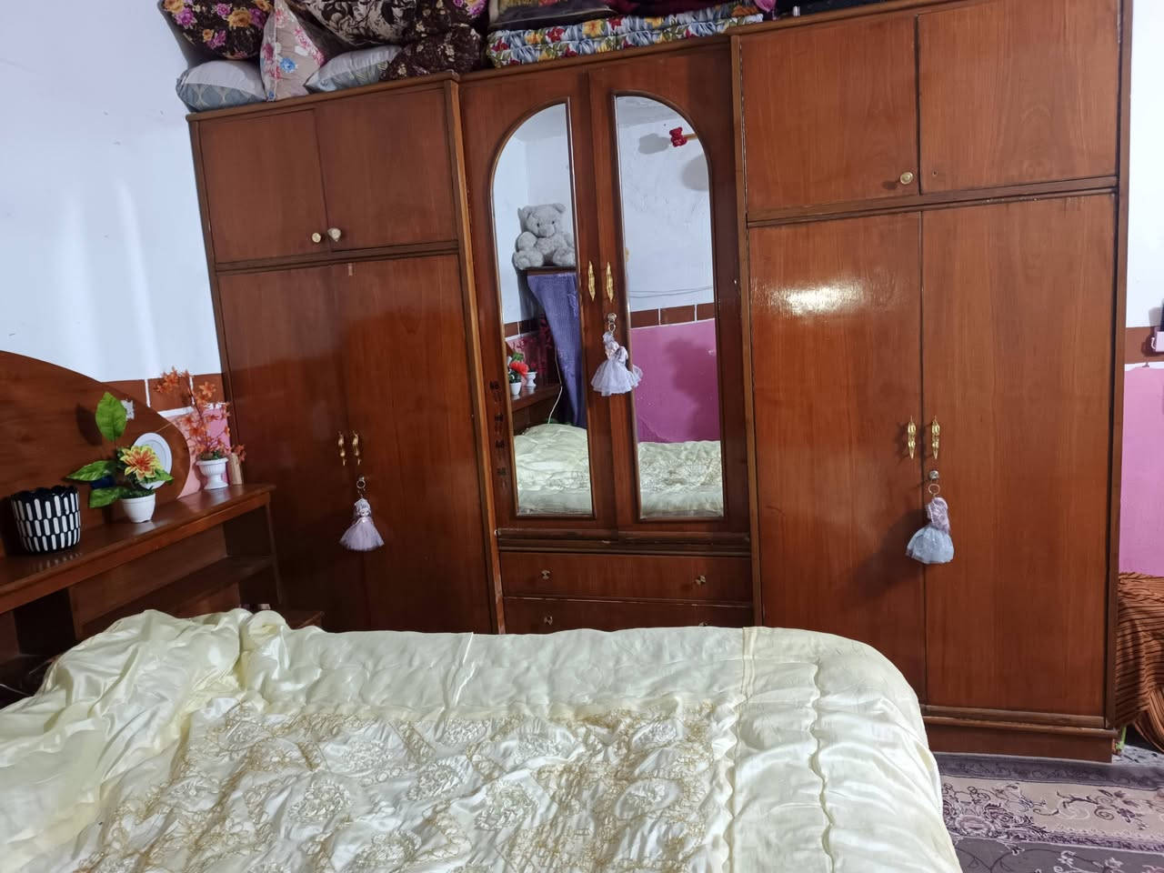 غرفه اخشاب والخشب مالها صاج استعمال وما مستعمله هواي.ب 650 وبيها مجال.***********وهذا الرقم مال الاتصال وبي واتساب.
