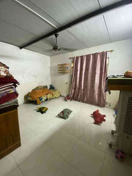 بيت تجاوز زعفرانيه شارع الكهرباء مقابيل مكوى لامير مساحة 200 متر ***********
