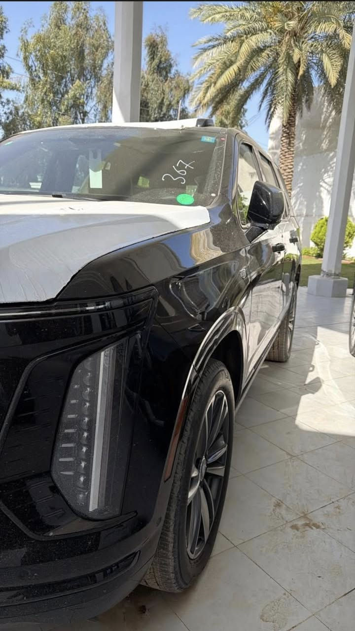 كاديلاك اسكاليد  2025  فول موصفات 1/1 مرقم بغداد تحويل مباشر  داخل احمر نضام صوتي AKG  
ا
ابواب شفط 

ماشيه 200 كيلو فقط زيرو بحاله الوكاله 
السعر وباقي التفاصيل اتصال علا الرقم او واتساب 

***********
