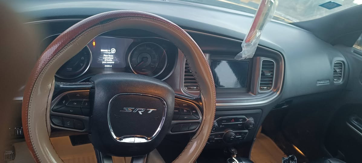 السلام عليكم جارجر للبيع الضرر جاملغ وبنيد وبيبان ثنين/ سياره فول مواصفات السعر 227وبيه مجال قليل موديل 21 اصل للاتصال على رقم ***********
