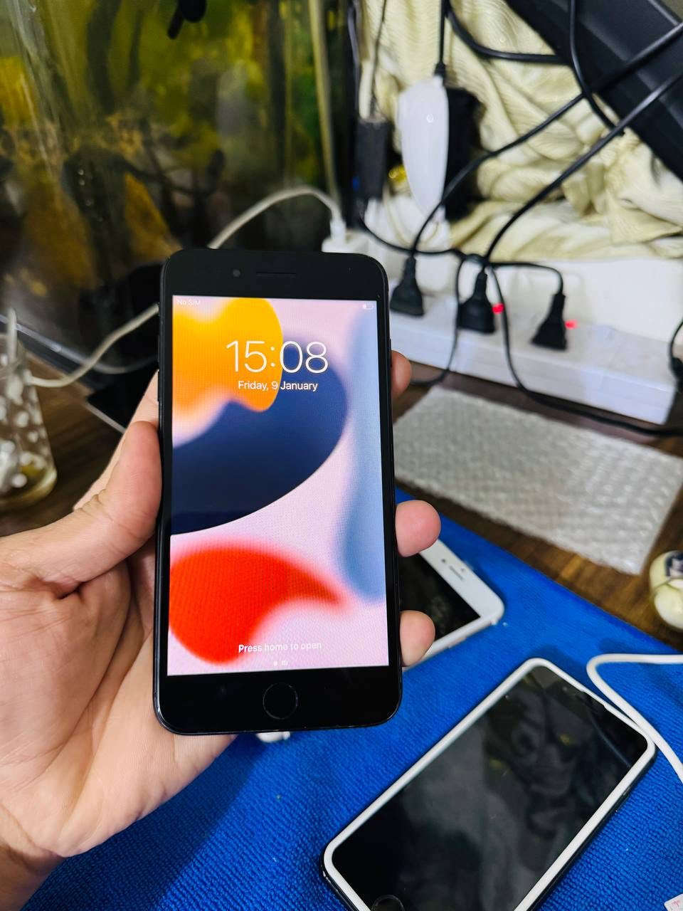 128 

بطاريه 91 

نضافه فول وكله شغال فقط كامره اماميه وسيمكارت بيت السيمكارت بي مشكله الباقي كله شغال 

80 الف وبل عافيه ملاحظة توصيل موجود 

تواصل ***********
