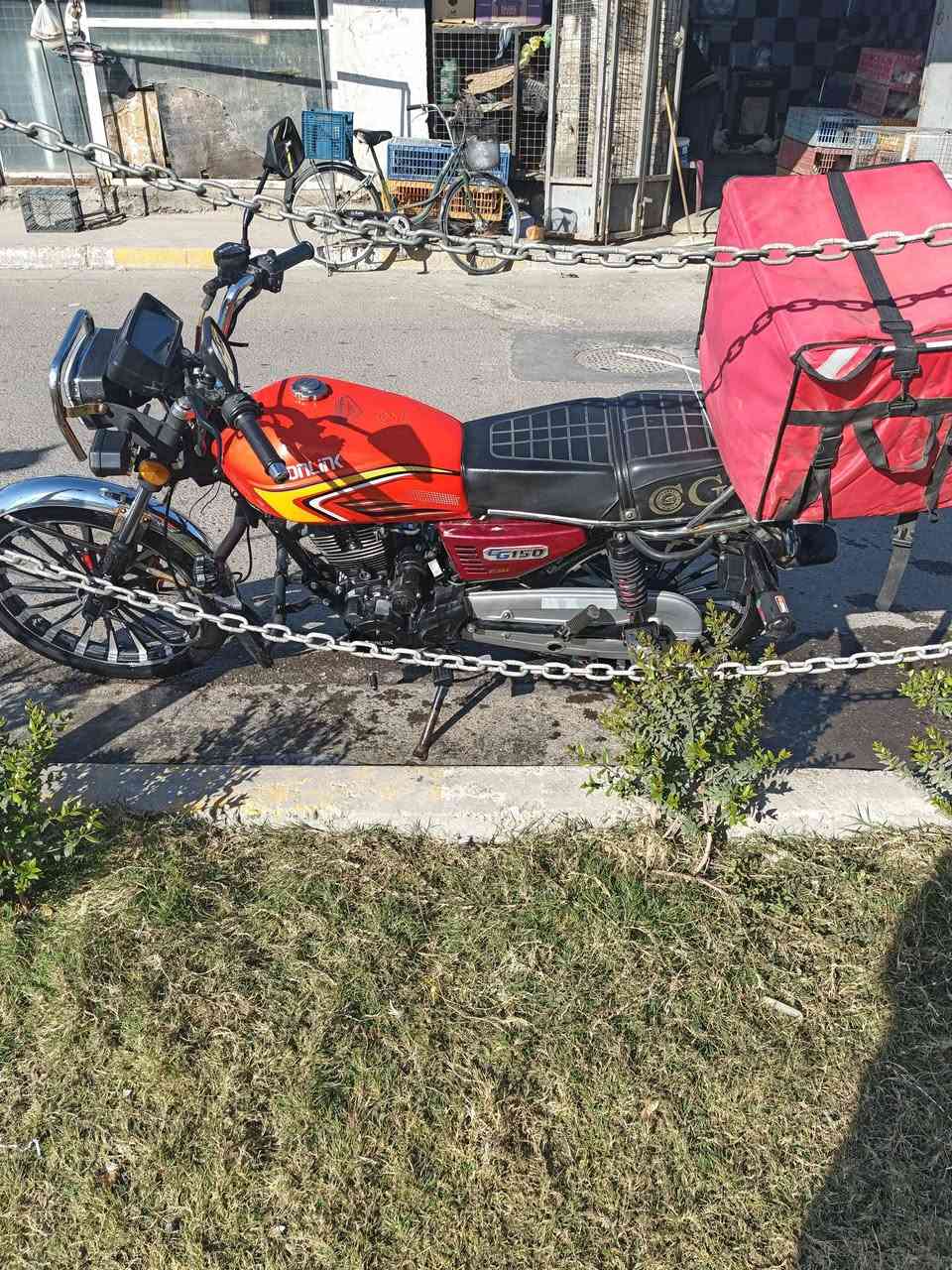 سلام عليكم دراجة ايراني سونك موديل ٢٥ محرك 200ccدراجة نضيفة كهرباءياتهة كلهة شغالة دراجة ابد ما مشتغلة دلفري  صندوق جايبة مجرد اخلي بي غراضي ملاحظة بصيطة دراجة مبدلة فقط صفاحيات وعداد سرعة ميشتغل سعر 700وبيهة مجال شي بصيط ***********
