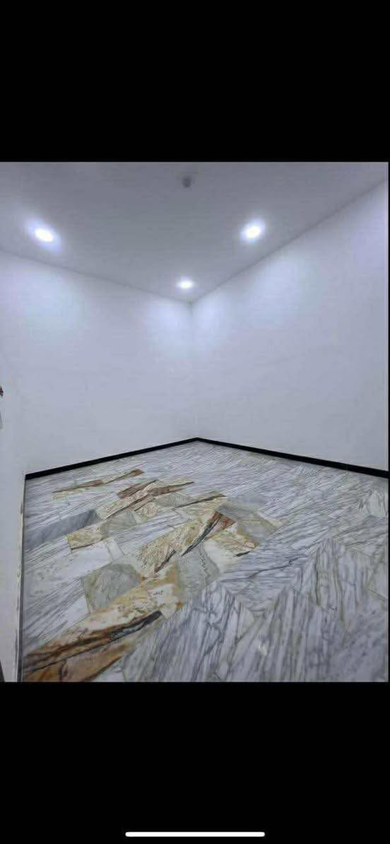 دار سكني للبيع  | طابو صرف | الجامعة
_______________________________
 الموقع | مميز جداً على شارع 20 م 
_______________________________
 المساحة | 100 م2
الواجهة | 10 م
_______________________________
تفاصيل  بناء حديث جداً :
🔹 طابقين  كونكريت : 
3 غرف نوم 
 استقبال + صالة2 + مطبخ + صحيات متكاملة 3
______________________________
للاستفسار اكثر زورونا في مكتبنا الكائن في :
ديوانية - الجزائر- مقابل برج الامراء 
مجاور مستشفى الحياة للعيون - د.حسنين
او الاتصـــال على الارقام
***********
***********
