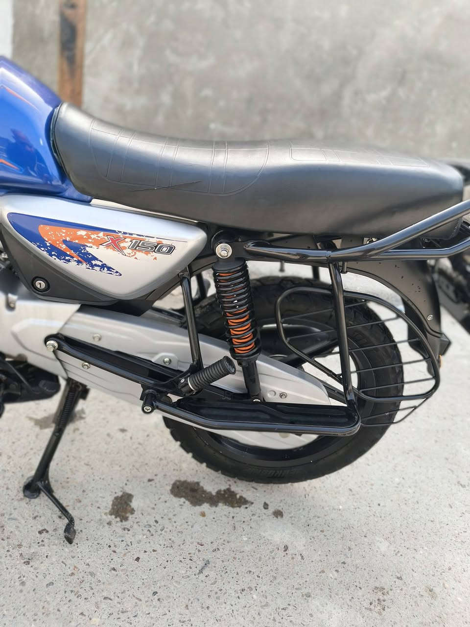 بوكسر مديل 2023 طالعه بل2024 مرقمه بغداد انكليزي تحويل ثاني يوم دراجه  كفاله عامه بحالت لوكاله ومامفتوح بيه برغي احله واجدد منل صور ماشيه 10الف دراجه انطي بيه ظمان سبوع ايشي بيه ترجع للبيع السعر مليونين2850 وبيه مجال بسيط مكاني شعب ***********
