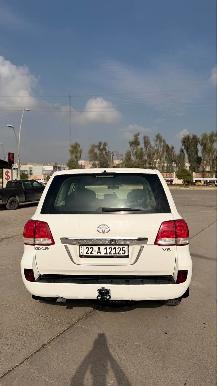 وەنەوشە ٢٠٠٩ گیر عادی 
٤ پارچە سبوخ کەمیک ناوەوەی گرتە و شانسی بە شەرت
٢ جیی بچوک ساردهی
گیر و مەکینە  و ئەکسل بەشەرت مەکینەی کرایتەوە بی عەیبە بە شەری ١٠٠٠ فیتەر 
یەک دینار مەسرەفی تیدا نیە 
نرخی٢٢٢ وەرەقە و مەجال
*********** أربيل, العراق
