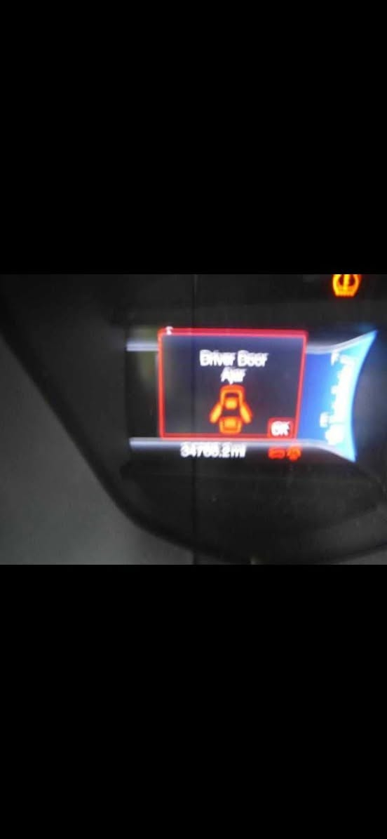 ♦️فورد فيوجن هايبرد 2019
سلام عليكم 
فورد فيوجن هايبرد 2000 محرك 
ماشية 150 كيلو 
حادث واضح في الصور 
 نظافه جيده 
جميع المواصفات مذكورة 
العنوان بغداد/ السيدية 
***********
