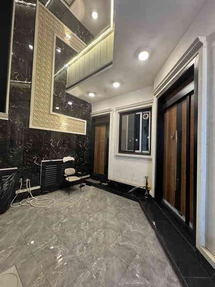 للبيع بيت 
طابو  عنوان ٧٨
واجهه ٧ونص ونزال ٢٠
واجهه فوم  وحجر وبورسلين 
بوب قاصه
شبابيك جام سلايت
ارضيه بورسلين
سقوف بوكس جبسن  بورد 
يتكون من ٣  غرف نوم
مطبخ استقبال حولي  خدمات 
 الدرج مرمر بيانو 
المحجر جام
خدمات خارجيه 
سطح شتايكر 
يحتوي عل سخان ماطور ماء
مغاسل بورسلين داخل وخارج
تانكي عدد٢
للاستفسار اتصال علـ ***********
***********
