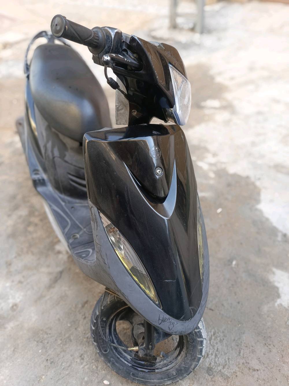 كربلاء المعلمجي 
ماشيه 27 كيلو 
ماكس عدلة حاوية كفراتها ختم واحد ناقصها بس سلف