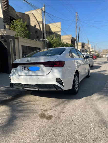 كيه سيراتو للبيع موديل ٢٤مكينه ٢٠٠٠داخل لونين  ماشيه ٤١ السياره مكفوله من الصبغ والبارد رقم بغداد ما عدى الدعجه الصغيره لي بلدوسه مكاني بغداد الدوره ١٧٧سعرها ***********
