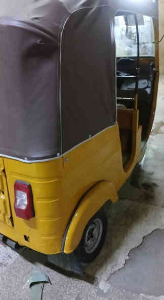 تكتك للبيع موديل ٢٠١٨ مرقمه مصبوغه عام السعر ٤و٣٠٠ مكاني بغداد شماعيه ***********
