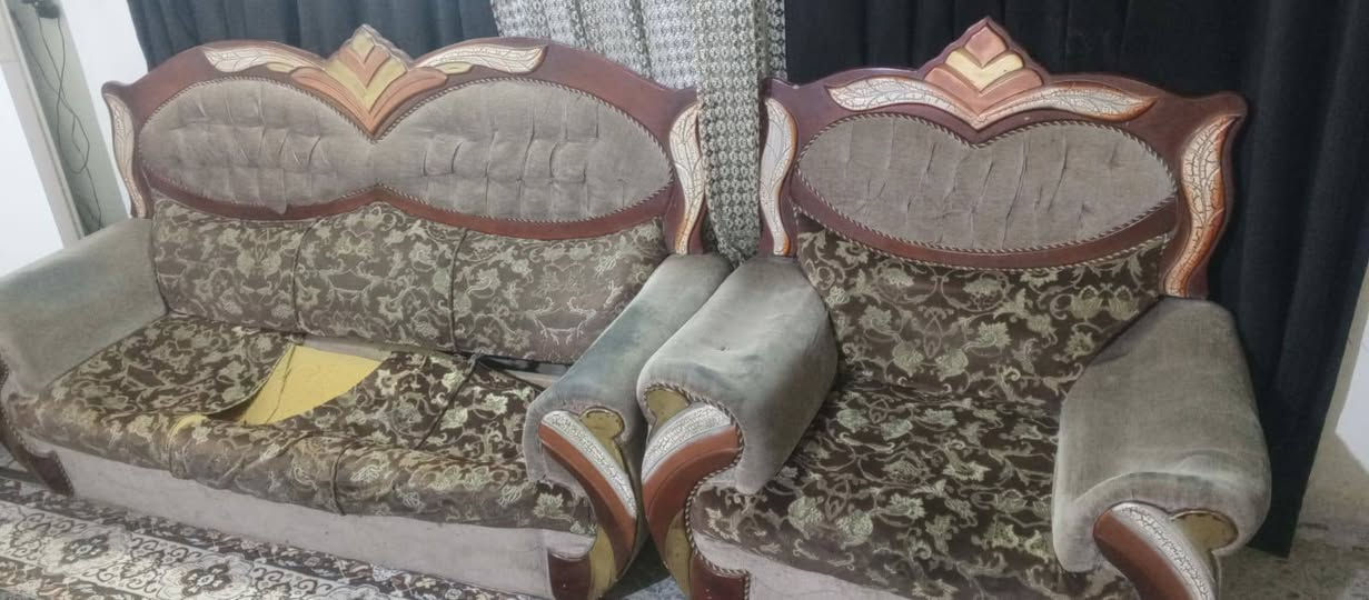 طخم قنفات مصري خشب جام 
مستعمل يحتاج ترتيب بي قنقه وحده فالته بيها خشبه 
العنوان ميسان مركز المدينه عمارة, ميسان


**إذا كنت صاحب هذا الإعلان وتريد حذفه لأي سبب، رجاءا أرسل رسالة إلى الدعم الفني**