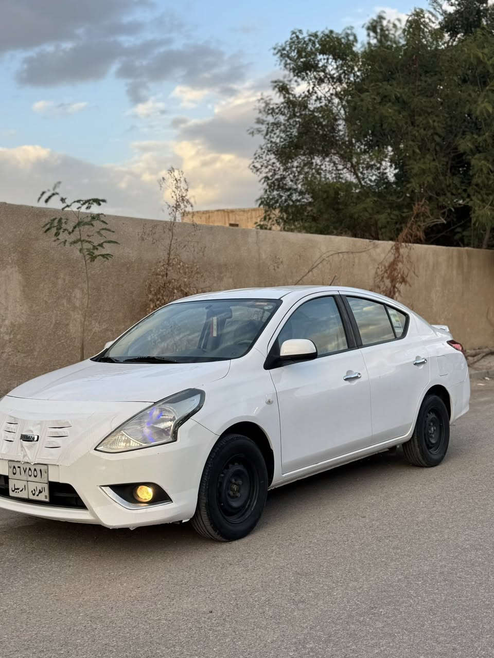 سلام عليكم
نيسان صني هندي بليته زركه 2020 ماشيه 92 الف السياره بيه 3 مكانات بارد بدون تصليح وبسيطات وباقي السياره كفالة ان شاء الله السعر 107 وبيه مجال  مكانه نجف / ***********
