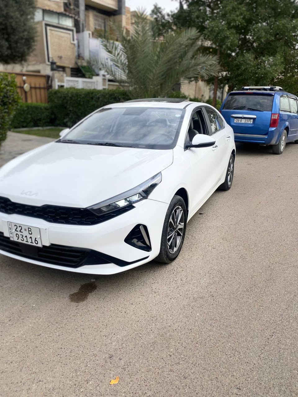 يا الله سلام عليكم
K3 2022 رقم اربيل باسم شركه تحويل ثاني فول مواصفات VIB ماشيه 20 الف 
داخل رصاصي 
داخل جلد
شاشه كبيره
شاشه تبريد منفصله
بصمه تشغيل
درايف مود
هاند بريك بصمه
شاشه ديجتل
تبريد قطعتين
محرك 1500 دبل نوزل
لد LED امامي خلفي
حساس امامي خلفي
كامره  خلفيه
وبعد بيه هواي مواصفات سياره كفاله عامه ما عده رصعه بسيط بل باب الخلفي موضحه بل صور مكاني بغداد شعب سعر 133 وبيه مجال ***********
