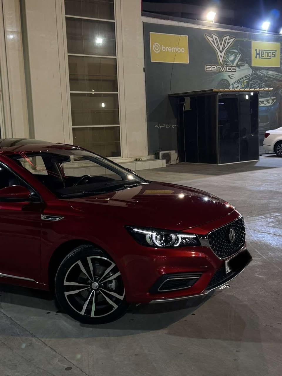 السلام وعليكم
MG6 2023 
وارد خليجي صفر اربيل لون ماروني 
ضمان شركة MG ضمان 6 سنوات و200000 الف كيلو بعدها بلضمان 
ممشه السيارة 44 الف كيلو 
ربع الجاملغ الخلفي مصبوغ اثر طخه ماطور بدون ايرباك بدون دواخل السيارة 
مواصفات 1/1 
حجم المحرك 15 توربو 
فتحة سقف 
بصمة تشغيل وبصمات ابواب 
شفتات ستيرن 
داخل احمر جلد بلادي 
كشن السايق كهربائي
حساسات خلفية
مرايات شفط 
اوتو هولد 
هندبريك بصمة
داخل كاربون فايبر بلادي
ويل حجم 19 
عداد الكتروني دجتل
تحكمات بلستيرن 
تحكمات بعدسة الايت
تبريد قطعتين 
سعر السياره 110 ورقة وبيها مجال بسيط 
مكان السيارة اربيل 
للتواصل ***********
والله يرزقنه ويرزقكم
