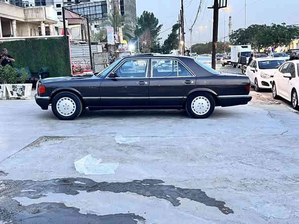 السلام عليكم للبيع السعر ٩٠ فقل 
مرسدس جامبو موديل ٩٠
حجم 300 SEباب قصير 
مصبوغ حزام بدون ضربه 
كير محرك صدر تبريد فتحه 
كهرباء كشنات كهرباء 
سنتر لوك اريل كهرباء 
دبل مروحه 
بسمي تريد تحويل او وكالة 
بغداد حي الجهاد
***********
