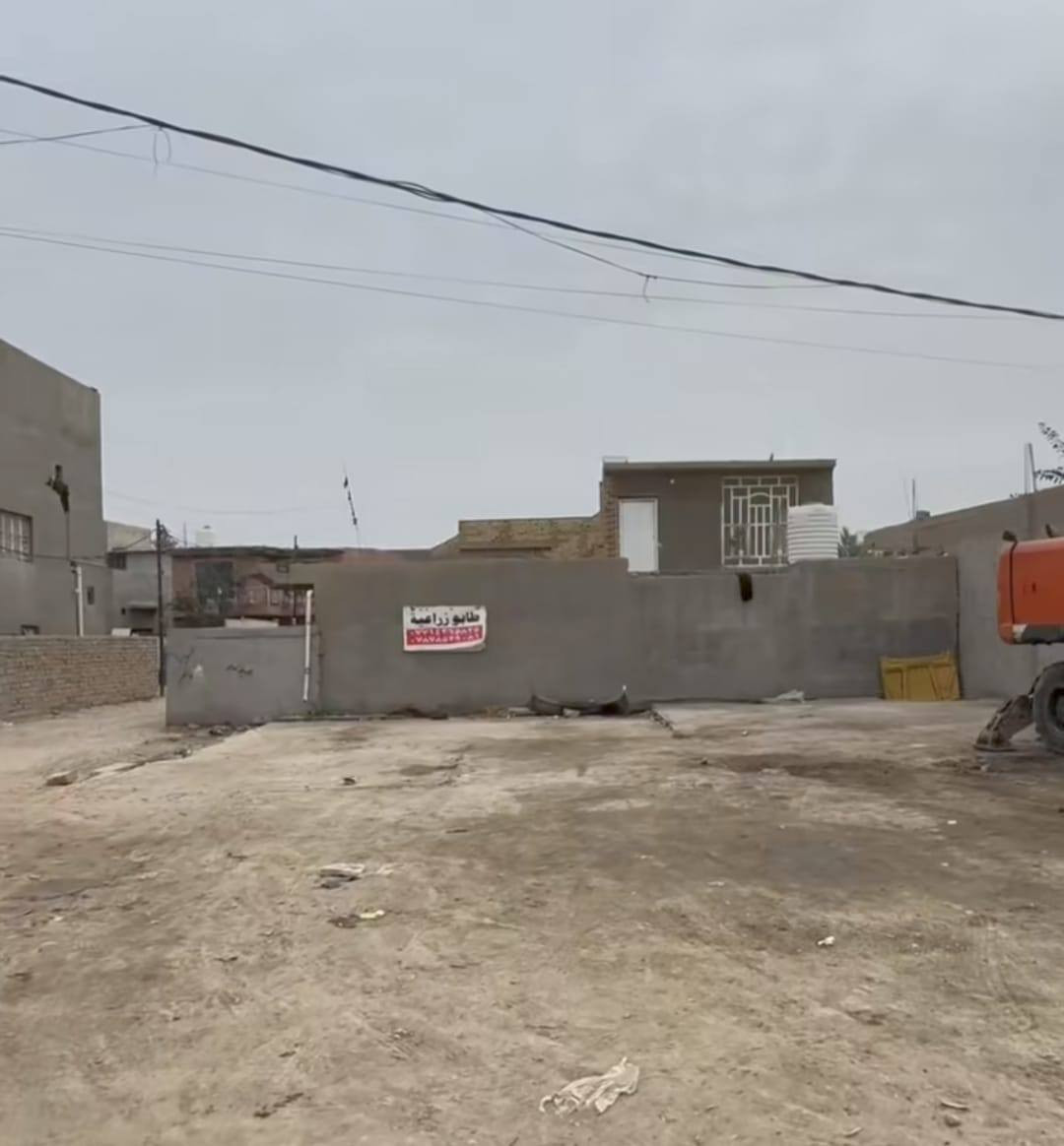 السلام عليكم 🌟
🔴 فرصة استثمارية ذهبية – أرض تجارية للبيع بموقع استراتيجي 🔴
📍 الموقع:
جمجمه الشمالي – مقابل استدارة المطاعم
خلف محكمة استئناف بابل مباشرة
منطقة حيوية جداً بحركة تجارية نشطة وعلى مدار اليوم 🔥
📐 المساحة: 400 متر مربع
📏 الواجهة: 16 متر (واجهة ممتازة للعرض التجاري)
📏 النزال: 25 متر
📄 الطابو: زراعي سند 25
💼 مثالية لإنشاء:
✔ عمارة تجارية متعددة الطوابق
✔ مجمع محلات أو ماركت
✔ عيادات طبية أو مكاتب شركات
✔ مطعم أو مشروع استثماري مربح
✨ الموقع قريب من المحاكم، المطاعم، والأسواق – يعني ضمان حركة وزبائن مستمرين.
📞 للاستفسار والحجز:
***********
