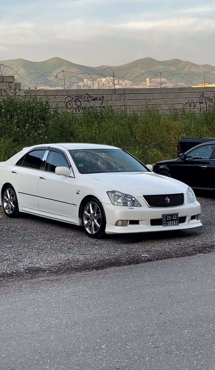 سەرەتا بە ناوی خوای گەورە
ماشاللە لە مالی هەموو لایەک 
شاهێنە ١٨٢ سپۆرتی ٢٠٠٥ مووس 
سەیارەکە زۆر پاکە 
٣ دوگمەیە سوکان کارەبایە 
حاسەو کامێرایە
٤ ویل و تایەی تازەی بۆ دانراوە
ڕۆن و هایدرۆلیکی تازە گۆراوە
کوشن چلدی قەیسیە 
سەیارەکە( سەقف و حیزام،گێرو مەکینە،دەعم و لێدرا،کەڤەر گۆراو)
بە شەرت بۆیاخی نیە بەس شوێن موسەکانی بۆیخا
دەعمی بۆ گۆراوە بە ٢٠٠٧
سەیارەکە ماڵی دۆستە بۆ مەسرەف مەگڕی هێج مەسرەفی تیا نیە سعریشی70و مەعامەلەیکی برایانە ***********
کۆدی بۆ نەکراوە
