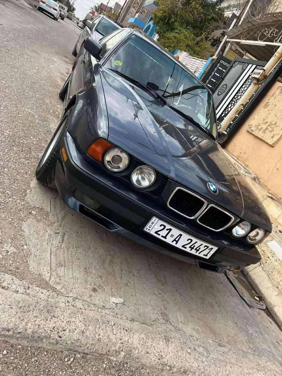 سلام عليكم
Bmw 225 موديل 1995 فول مواصفات 
كشن هيتر وجلد 
گير اتو گير ومحرك شرط 
سنوية جديدة 2029
بيها كوبون بانزين 
مكان السياره كركوك رحيم اوه
السعر 105 وبيها مجال 
للاستفسار اكثر يرجى اتصال بصاحبه ***********
اني مكلف بالنشر
