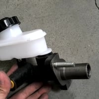 طرمبة كلتش • مازدا • GJ83-41-400