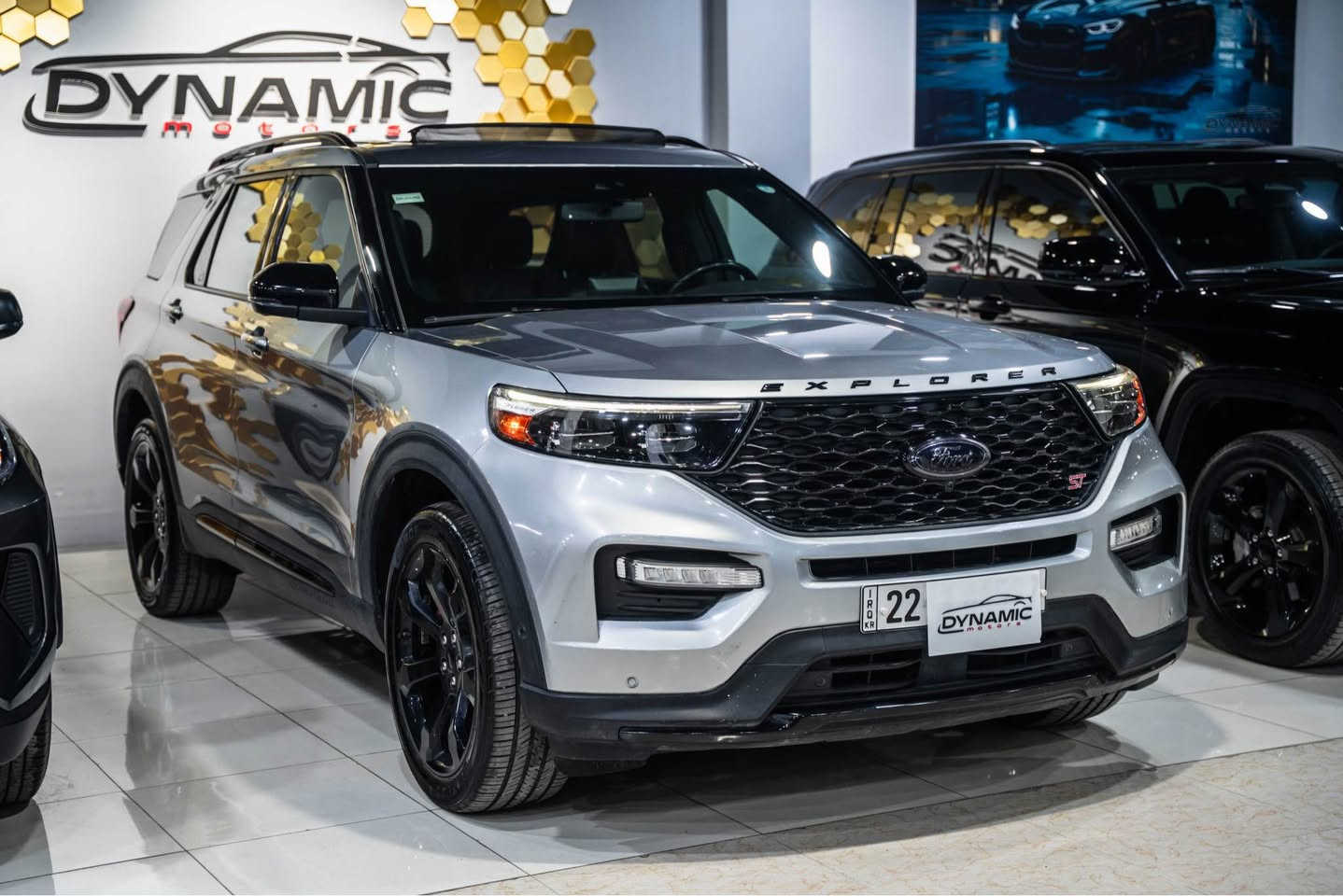 2020 Ford Explorer ST - V6-  3.0L 

‎موديل : 2020
‎‏‎ماوەی ڕۆیشتن :44,000ميل
‎هاوردةي : امريكي
‎‏‎پستۆن : ٦سلندر
‎رةنگ: سلفر
‎رةنگي ناوي :اسود
‎‏‎موسفات/ فول فول ١/١
‎بوياغ:بي بوياغ  
‎ارباك: تةنها شان
‎ژمارة هةولير 
‎ناونيشان هةولير جادةي حديد و خشب  شركة دايناميك موتورز لة 10 بةياني تا 10 شةو كراوةية..
‎بو زانياري زياتر پةيوةندي بكةن بة وتس اب

***********
========================= أربيل, العراق
