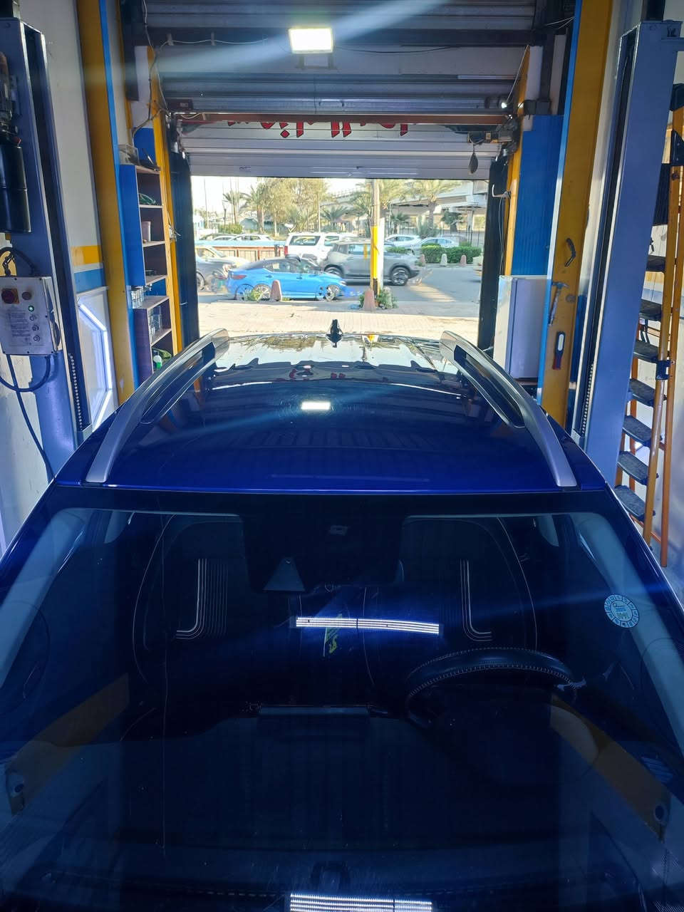 هونداي فينو 2022 سعر120 قفل                         مرقم ارييل بسمي فول موصفات                        
 
☑️محرك دوش   
☑️بصمة تشغيل+أبواب تشغيل عن بعد                                 الد امامي خلفي. زنوان بلادي 
☑️شاشة ايباد كبيرة تدعم كار بلي +gps
☑️كاميرا دواره
☑️3 انضمة قيادة
☑️نقاط عمياء بالمرايه 
☑️تبريد شاشة 
🦼كشن تطريز جلد بلاد الدشبول مطعم ابيض 
☑️رادار خلفي
☑️فول تحكم استيرن
☑️تحديد مسار تنبهك عند الخروج عن المسار توقف ذاتي
☑️حساس تايرات
 ☑️ويل كب 
☑️شاشه لتحديد العطلات 
سياره مثل ماموضح بصوره وبيها خباثه رش تيزاب ومذكور بل سونار 
مكان السيارة بغداد الاعضميه                         اي استفسار واتساب ***********
