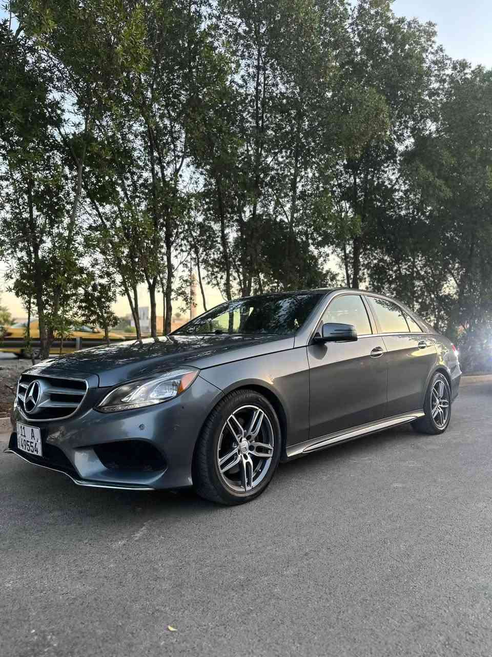 مرسيدس E350 فل أوبشن | موديل 2016 | جاهزة للاستخدام 🔥
للبيع مرسيدس E350 W212 Facelift 2016 لون رمادي غامق، سيارة مرتبة ونظيفة جدًا.

✅ ممشى: 70 ألف مايل
✅ محرك 3.5 V6 تنفس طبيعي
✅ قير ومكينة وشاصي بحالة ممتازة
✅ فل مواصفات:

* فتحة سقف
* مقاعد كهربائية مع تبريد وتدفئة
* رادار أمامي وخلفي
* تحديد مسار
* ستارة خلفية كهربائية
* حساسات وكاميرا
* إنارة LED

🔹 الحادث الأمريكي خفيف وتم إصلاحه باحتراف، صبغ قطعتين فقط.
🔹 السيارة خالية من أي أعطال أو ملاحظات.
🔹 رقم بغداد باسمي، والتحويل ثاني يوم.
      بغداد الجادرية 

💰 المطلوب: 218 ورقة قابل للتفاوض بالمعقول بعد المعاينة.

📞 ***********
