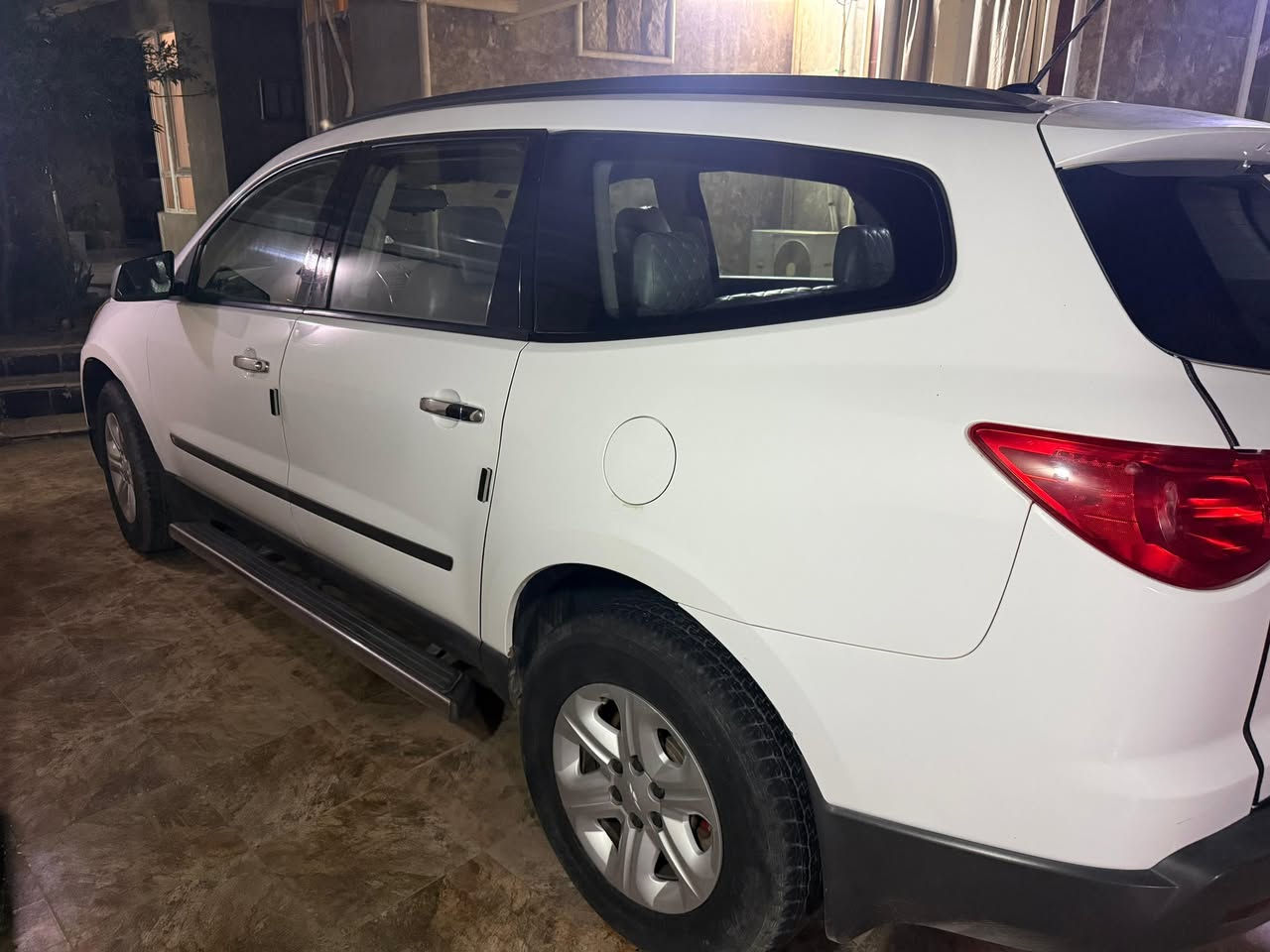 شوفرليه ترافيس 2010…LS ستة سلندر3600 كلين رقم ديالى السعر95 هاتف***********
