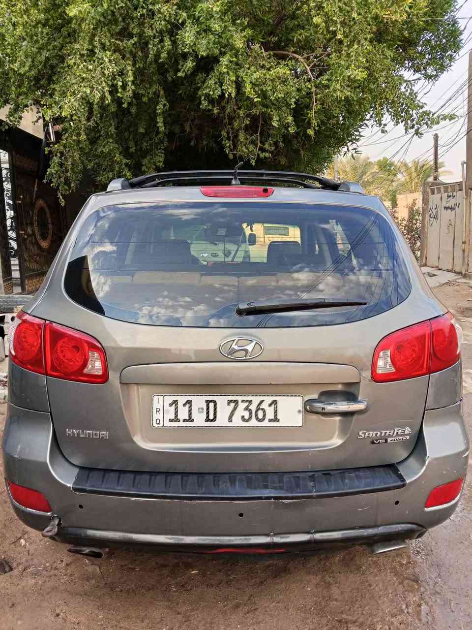 السلام عليكم سيارة سنتافي للبيع موديل 2009 وارد خليجي
مكينه 6 سلندر 2700 

تبريد 3 قطع 

سياره سبعه راكب 

حداديه جديده وتايرات جدد

رقم بغداد مميز سياره بأسمي مداور ثاني يوم

السياره مصبوغه حزام اثرجرد 

السعر مناسب جدآ  وبيها مجال حك جي 

***********راعي سياره

بي وتساب
