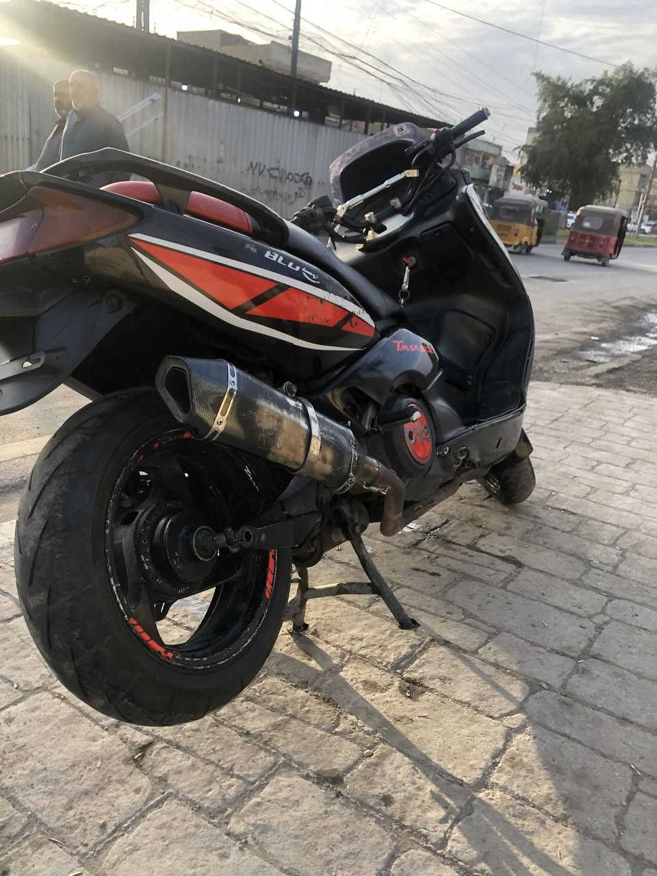 السلام عليكم أحبتي
دراجه T.MAX بلادي مكفوله كفاله مكينه شرط الفحص ماشيه ٤٩ دراجه ما ناقصها اي شي جيب وياك أكثر من مصلح وفحص السعر ١٦ ورقه قابل للتفاوض  متواجد عل ماسنجر اي استفسار تحتاجه راسلني 
 العنوان بغداد حي أور قرب جامع الفردوس
رقم الهاتف *********** بغداد, العراق
