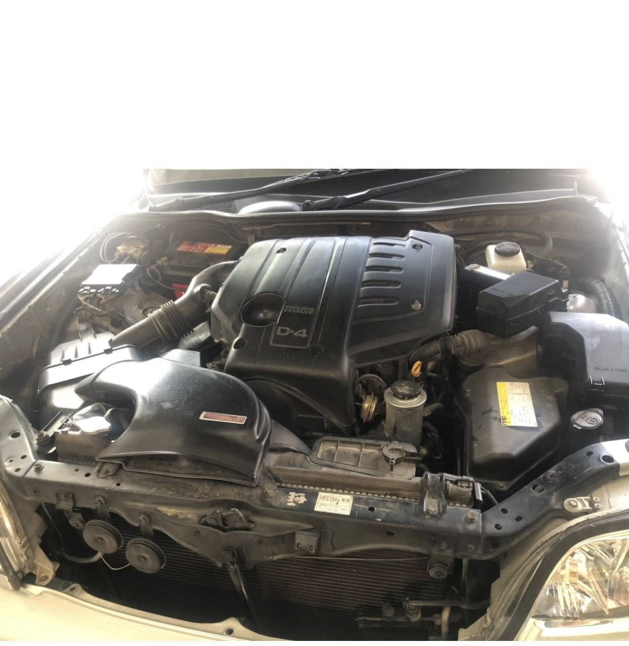 و كراون ملكة موديل 2002 للليع . السياره بأسمي رقم بغداد تحويل ثاني يوم باسمك السعر 120 ورقه . السياره بيها كم طخة وكم نقص بسيطات بس مافارغ اسويهم لكن مابيها لاكص ولاتبديل شي للاتصال ***********  أتصل وبالخدمة.
