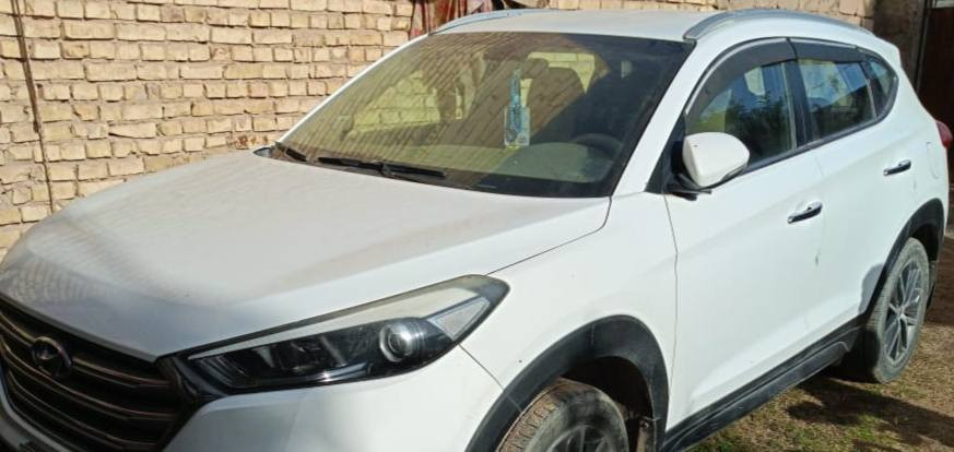 سلام عليكم 
توكسان مودي 17
مكفوله عدا الدعاميه الخلفيه 
مواصفات معروفه مال ال 17
ماشيه 65 الف حقيقي
تخم تاير كوري قبل شهر شاده
باتري جديد 
رقم نجف بأسمي 
اتصل وبيك خير ودلل
***********
***********
