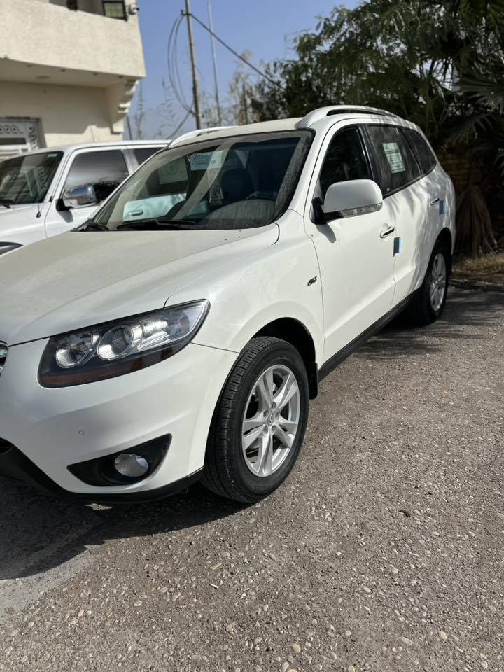 سنتافي 2011 ادوات ادوات كصه كاز السياره فول مواصفات 
7راكب تحكم استيرن جهتين بصمه تشغيل بصمه بيبان 3بصمات
نظام اسكورت قفل سرعه ثلاجه بالفرس تبريد خلفي امامي
نظام ايكو اقتصادي دواخل جلد مري شفط مرقم انكليزي شمالي
السعر67ورقه وبيها مجال كلش بصيط حق الجيه 
مكان السياره ميسان لاستفسار الاتصال *********** علمن السياره احله من الصور ودخول جديد
