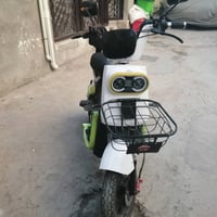٤٥-٥٠كم/س • مدى ٤٥-٧٠كم • بطارية قابلة للنزع