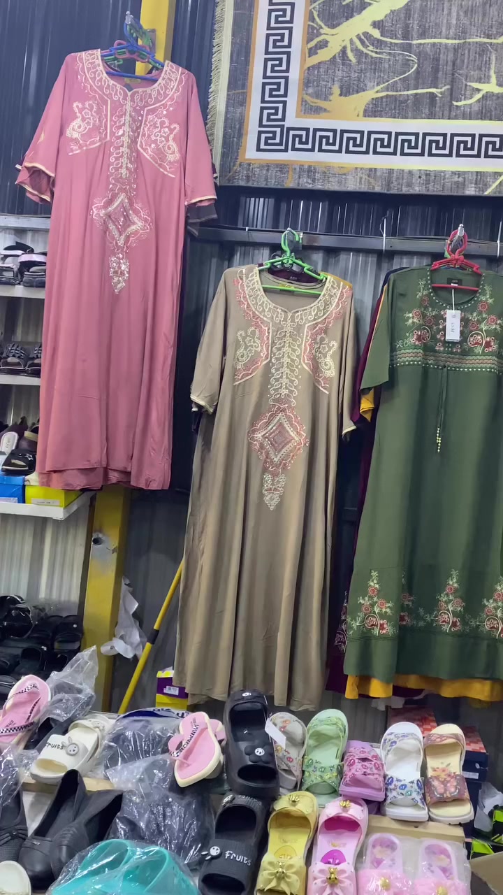 تشكيلة صيف 2026 وصلت 🔥
ألوان منعشة • أقمشة خفيفة • تصاميم عصرية تناسب كل الأذواق

👗 فساتين صيفية أنيقة
👕 أطقم كاجوال مريحة
🩳 شورتات وتيشيرتات بخامات قطنية
👜 إكسسوارات تكمل إطلالتك

💥 عروض خاصة لفترة محدودة
🚚 توصيل سريع لجميع المناطق
📍 زورونا في المتجر أو اطلبوا أونلاي


**إذا كنت صاحب هذا الإعلان وتريد حذفه لأي سبب، رجاءا أرسل رسالة إلى الدعم الفني**