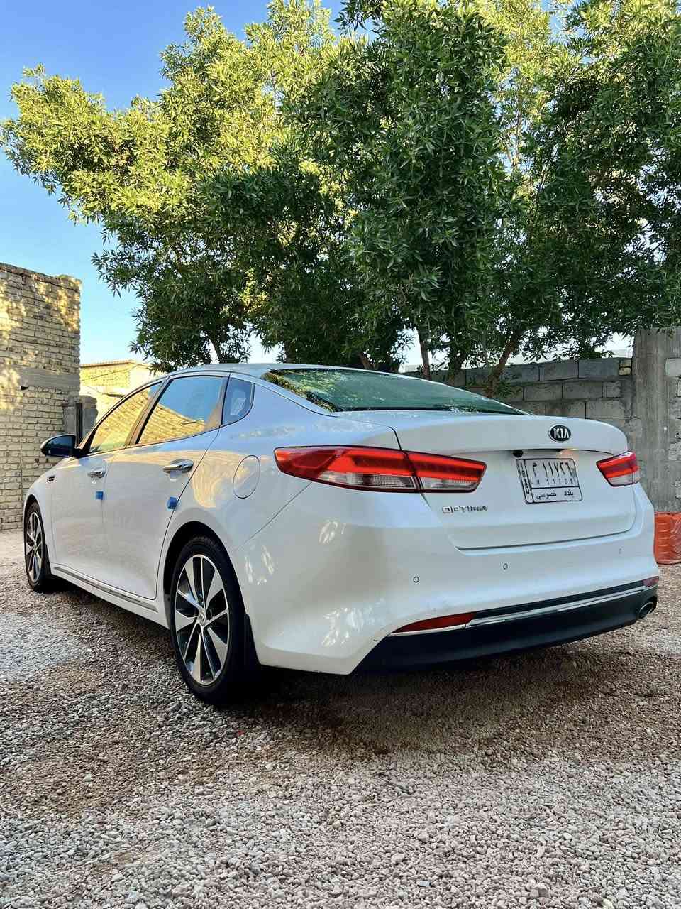 سلام عليكم 
للبيع اوبتيماء خليجي
مكفوله كفاله عامه 
موديل 2016
محرك 2000 دوش 
رقم بغداد شرط التحويل 
تبريد قطعتين 
حساس امامي خلفي 
بردات خلفيه بلاديه 
بك لايت لد 
ويل كب 18 رياضي 
شاشه كامره  خلفيه 
مري شفط + اشاير بل مري 
سياره جديده حداديه تخم تاير جاهزه
السعر ب 167 
مكان السياره سماوه 
للستفسار اتصل 
***********
***********
