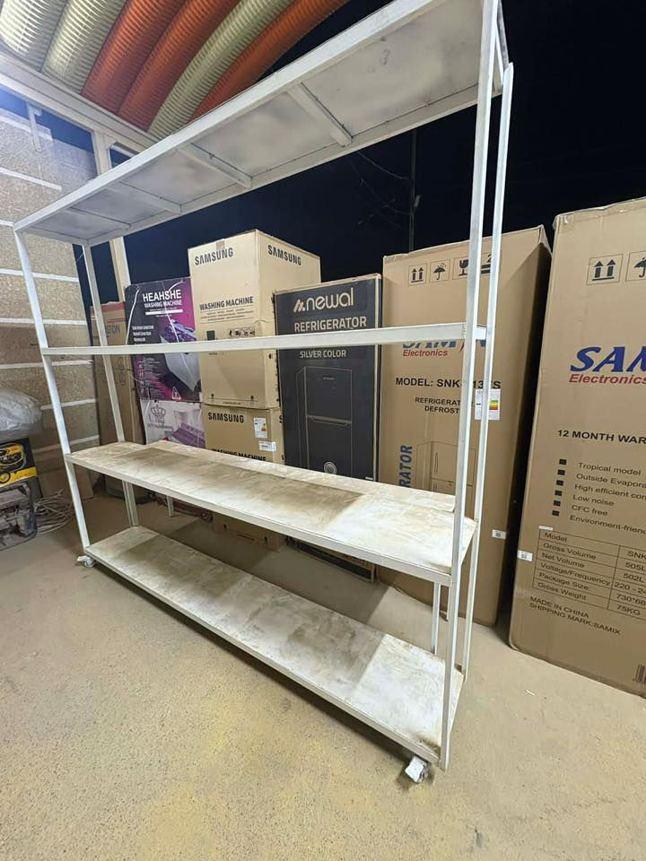 للبيع رفوف حديد ثقيل لازنجار ولاشي نظافه فول عدد2 العرض 3 والارتفاع 3 السعر 500 اوبيهن مجال 
للاستفسار الاتصال على الرقم ***********
