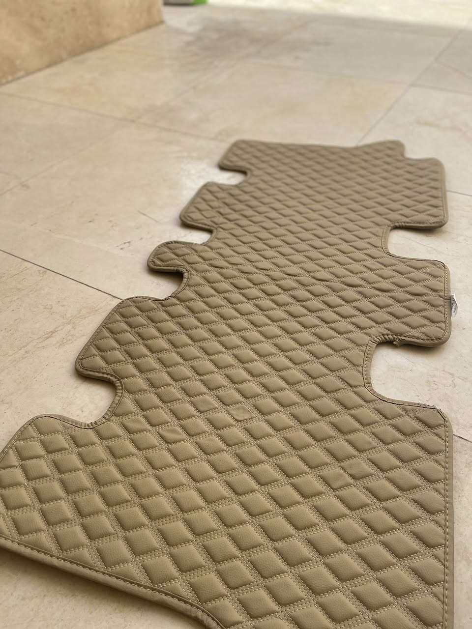 ارضيات كيا سورنتو جدد مستخدمات قليل 
7 راكب مع صندوق سعر مناسب 
مكاني بصره ***********
