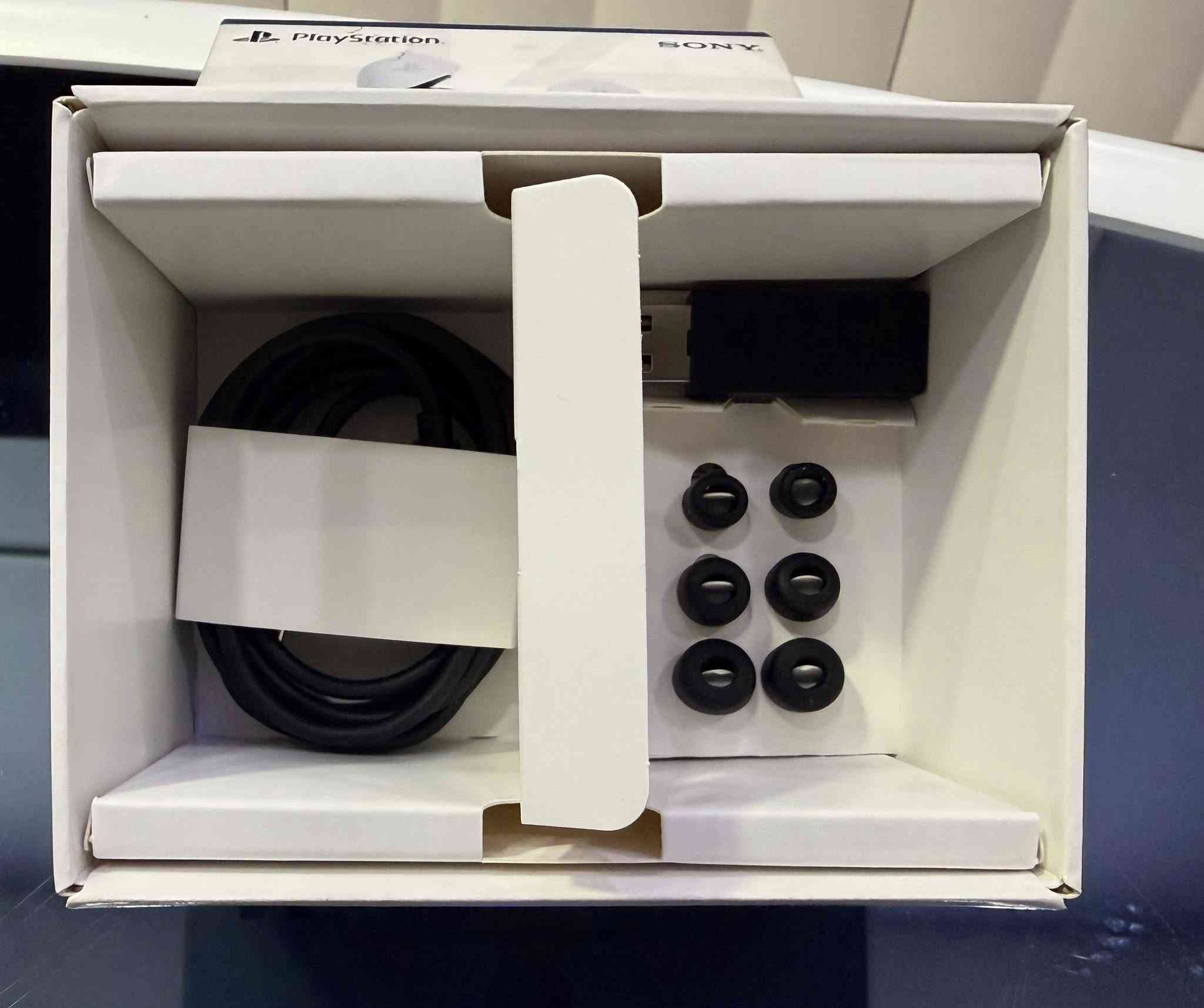 السلام عليكم 
للبيع سماعة pluse Explore 
سوني مال بلي 5 وايضاً تربط على الموبايل 
استخدام جداً قليل و اغراضها كاملة ولوك 
السعر 230,000 

ملاحظة /سعر الجديدة 280-300 الف قبل صعود الأسعار
للأتصال *********** 
مكاني بغداد و متوفر توصيل
