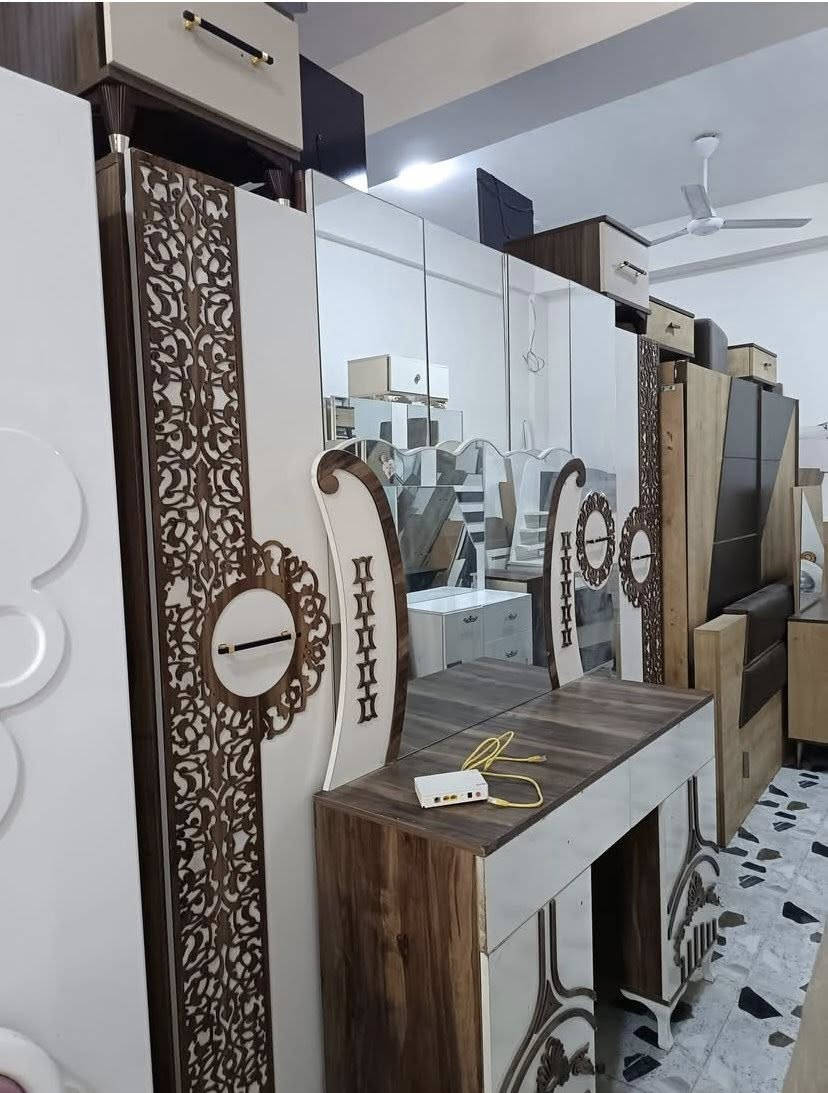 السلام عليكم غرف نوم نوم كامله نضافه فول السعار مناسبه المكان تكريت حي العصري نهايت شارع البلديه يم أسواق البركه الرقم *********** بي واتساب وبي الانتصال
