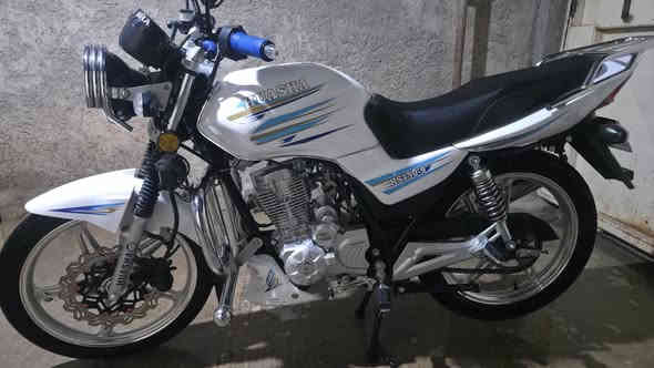 اسلام عليكم هايوشه 25 للبيع او مراوس بسونك 25 الماطور موصل مليون ١٢٥ بعده جديد ويا خوذه وبصمات ٢ وسويجات ٢ كامل وي استفسار هاذا رقمي ***********
