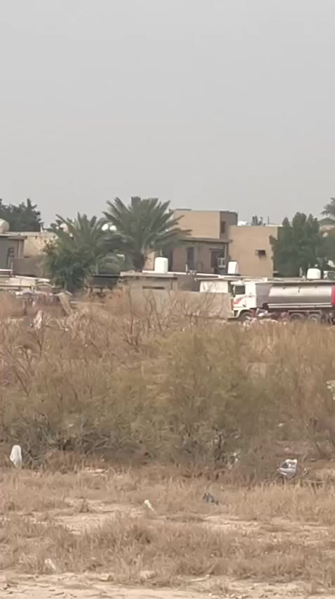 بيت ملك طابو صرف للبيع مساحة 300متر واجهتين مجاور جسر سريع بعيثة الميكانيك قريب جدا مع الخدمات والمدارس والمواصلات والاسواق ومحطة وقود المواجهة الامامية بيت طابقين كونكريت والواجهة الخلفية حوالي مساحة350 متر تصلح كراج مخازن مضيف خلف البيت لان واقع الحال تشجير زراعي بس البيت ملك طابو للبيع ***********
