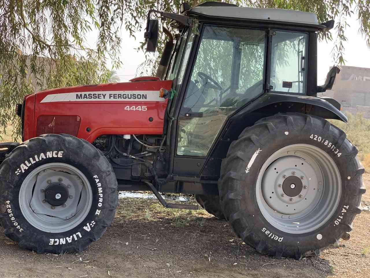 للبيع
فوركسن موديل 2015
حجم 110 سوبر 4 سلندر 
مكفولة من كل شي كير اكسل محرك 
لاتنقيص ولا تبخير مكينة على وضع الشركة 
رقم منفيس وين ما يعجبك تسجلها بأسمك
وهذا الفيديو واضح كدامك 
مكانها محافظة واسط ناحية شيخ سعد 
للاتصال ***********
