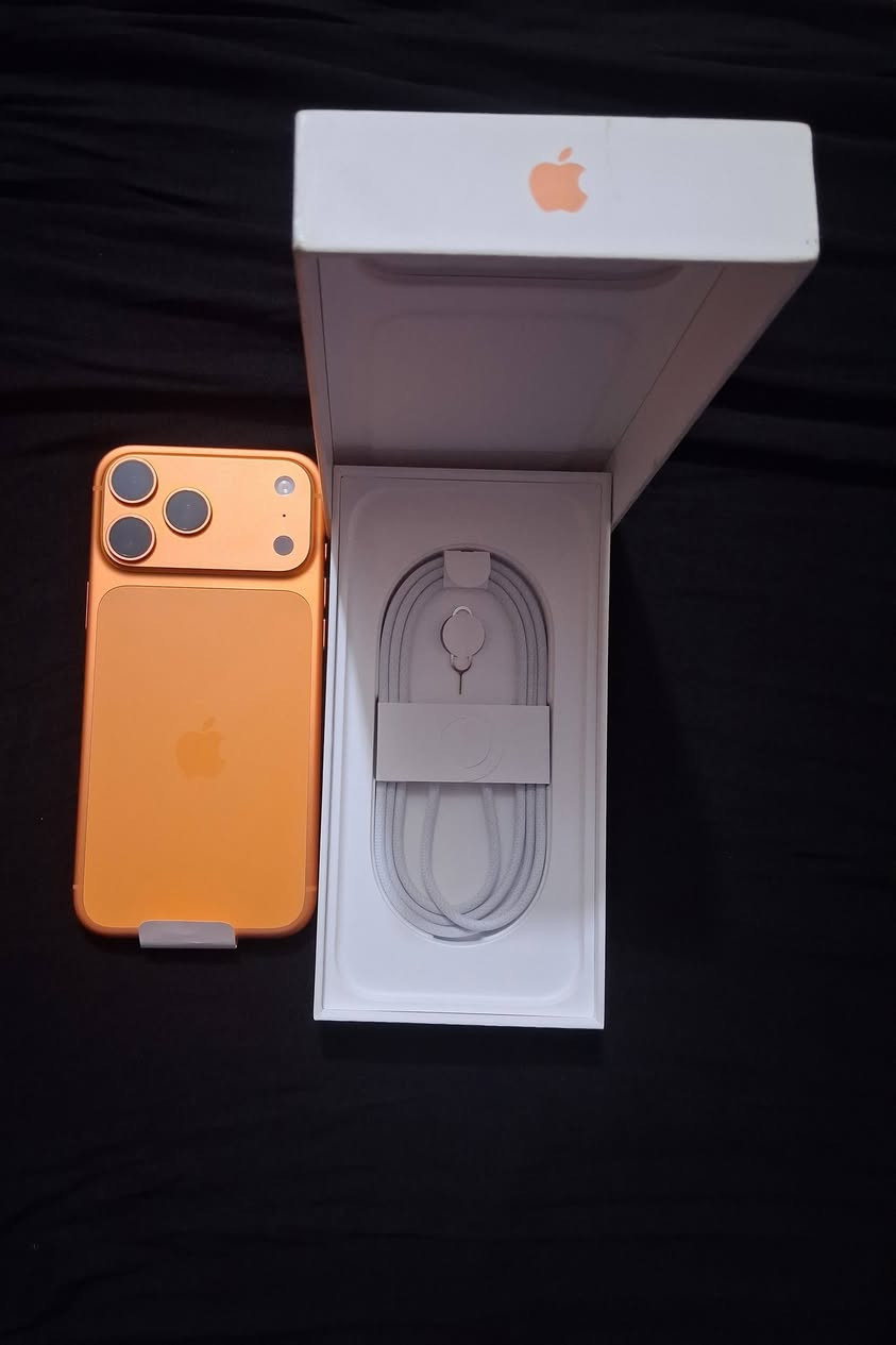 السلام عليكم 
iPhone 17 pro Max
شرق اوسط سيم كارت واحد
بطارية 100% مشحون فقط 30
نضيف استخدام قليل 
السعر مليون و 950 الف
موقع بغداد حي القاهرة 
***********
