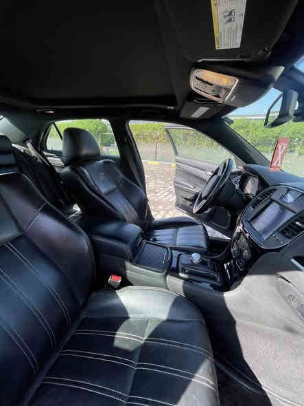 اوباما كرايسلر  (C300)  للبيع فقط
الموديل 2022 
الفئه S 
اللون اسود 
الرقم بغداد ثاني يوم التحويل ب اسمي 
فوووول السياره ماعدى الرادار الأمامي 
فتحه بل سقف 
إشارات بل مري 
تحكمات كامله بل ستيرن
المسافة المقطوعه 60 Mi
حجم المحرك 3600
السياره كلين تايتل (وارد امريكي )
تشغيل عن بعد 
كشنات جلد اسود مع تحكم كهرباء
حساس خلفي
شاشه كبيره مع نظام ال GPS
تبريد قطعتين + بصمة أبواب
دماام خلفي 
مكان السياره بغداد العامريه 
عارضه ب3دفاتر 13ورقه وبيها مجال
***********
